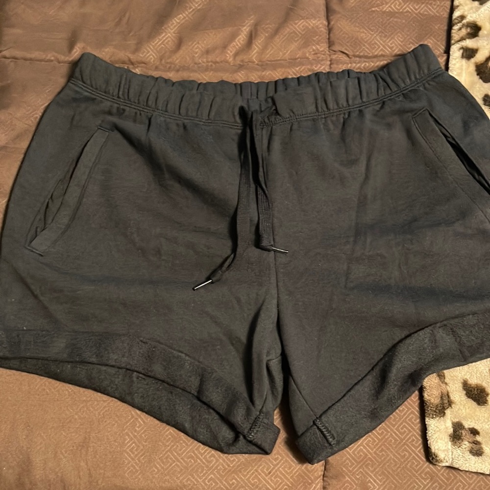 vs pink shorts.